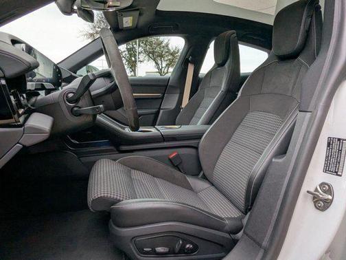 2025 Porsche Taycan 4S