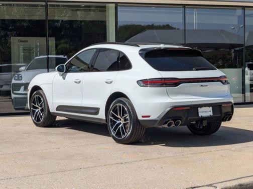 2025 Porsche Macan 