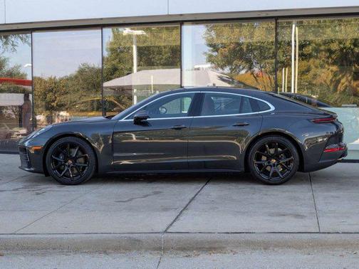 2026 Porsche Panamera RWD