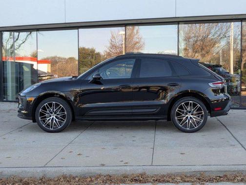 2026 Porsche Macan AWD