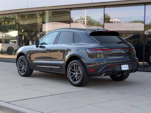 2025 Porsche Macan 