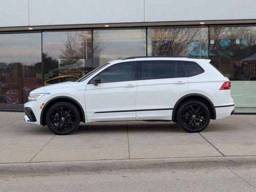 2022 Volkswagen Tiguan 2.0T SE R-Line Black 4MOTION