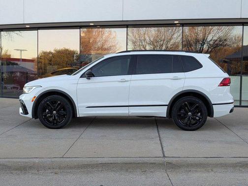 2022 Volkswagen Tiguan 2.0T SE R-Line Black 4MOTION