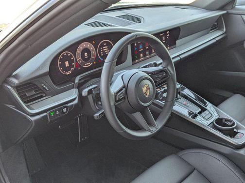 2025 Porsche 911 Carrera