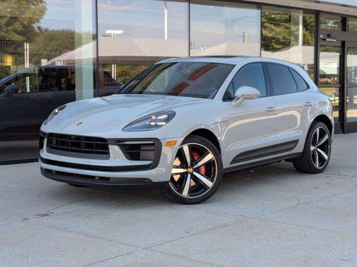 2022 Porsche Macan S