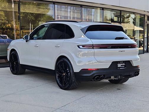 Chalk 2026 Porsche Cayenne