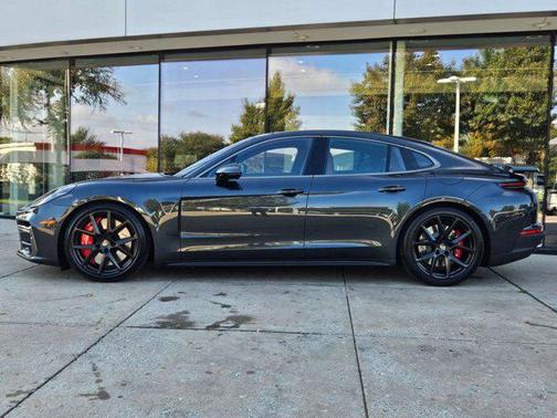 2026 Porsche Panamera Turbo