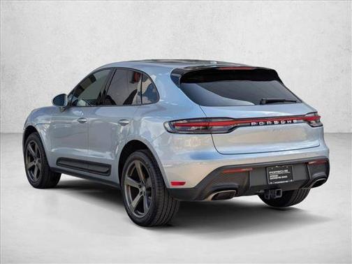 Dolomite Silver Metallic 2026 Porsche Macan