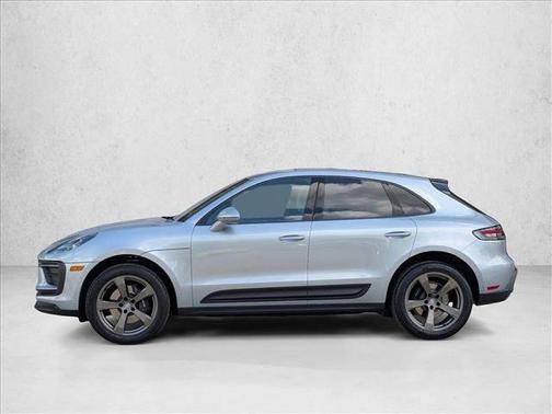 Dolomite Silver Metallic 2026 Porsche Macan
