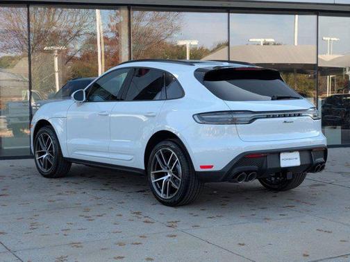 2026 Porsche Macan AWD