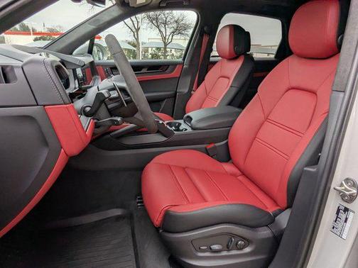 2026 Porsche Cayenne GTS