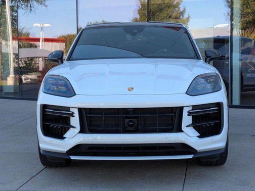 2025 Porsche Cayenne Turbo GT