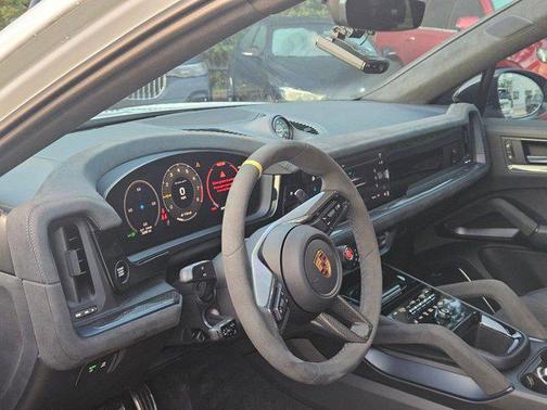 2025 Porsche Cayenne Turbo GT
