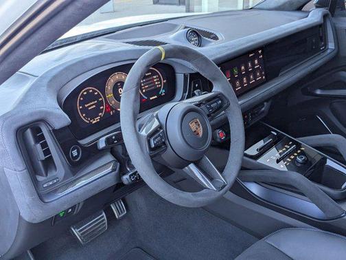 2025 Porsche Cayenne Turbo GT