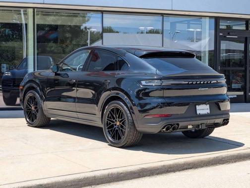 2025 Porsche Cayenne 