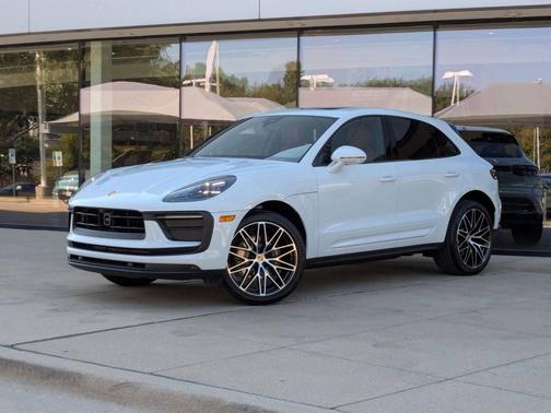 Carrara White Metallic 2026 Porsche Macan