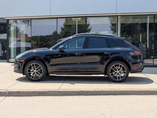 2025 Porsche Macan AWD