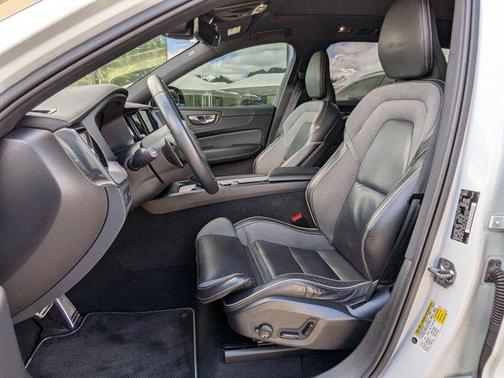 2020 Volvo XC60 T5 R-Design