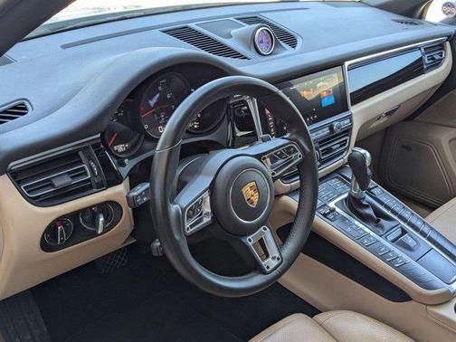 2020 Porsche Macan AWD
