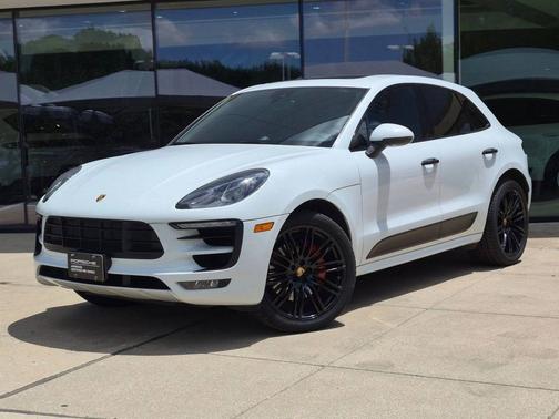 Carrara White Metallic 2018 Porsche Macan