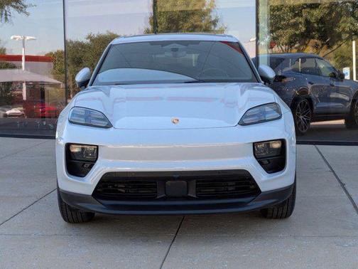 2025 Porsche Macan Electric