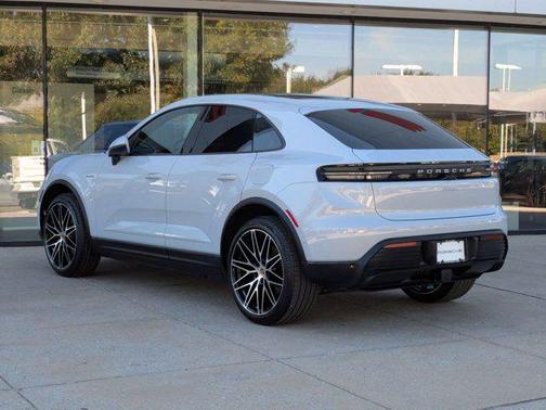 2025 Porsche Macan Electric