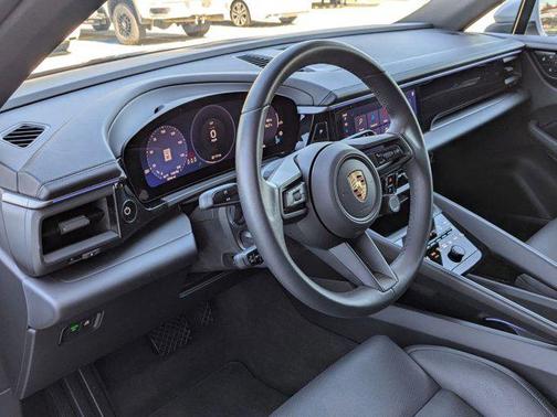 2025 Porsche Macan Electric