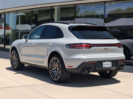 2025 Porsche Macan AWD