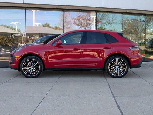 2025 Porsche Macan AWD