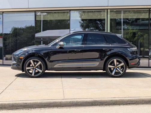 2025 Porsche Macan Base