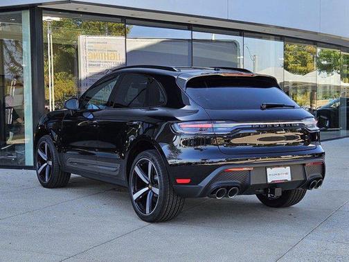 2025 Porsche Macan Base