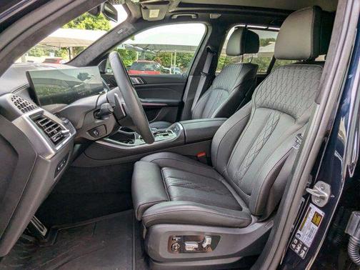 2025 BMW X5 M60i