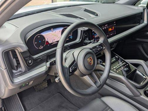 2024 Porsche Cayenne AWD