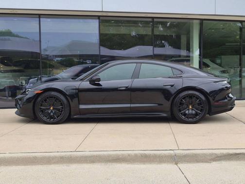 Jet Black Metallic 2023 Porsche Taycan
