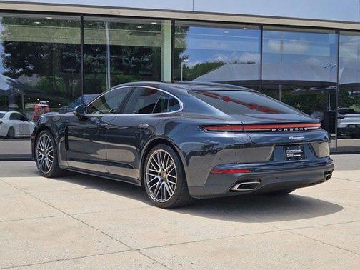 2025 Porsche Panamera RWD