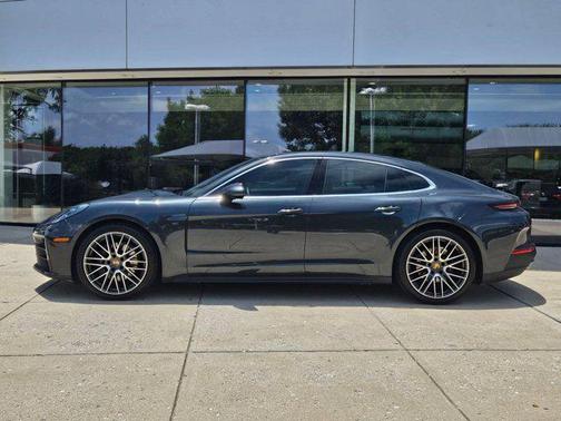 2025 Porsche Panamera RWD
