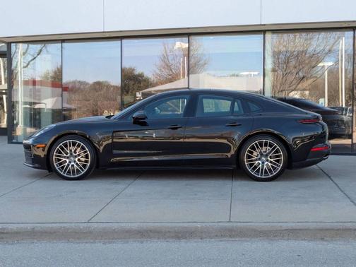 2024 Porsche Panamera 