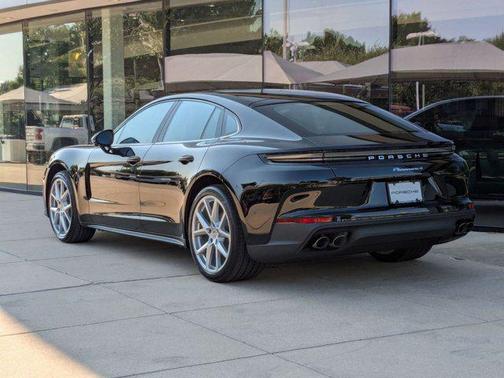 2025 Porsche Panamera 4