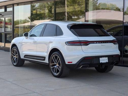 2025 Porsche Macan 