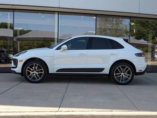 2025 Porsche Macan 