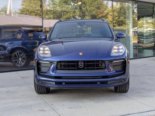 2026 Porsche Macan AWD