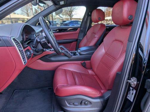2022 Porsche Cayenne Cayenne