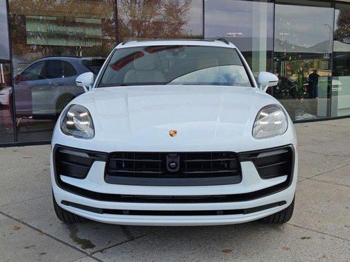 2026 Porsche Macan AWD