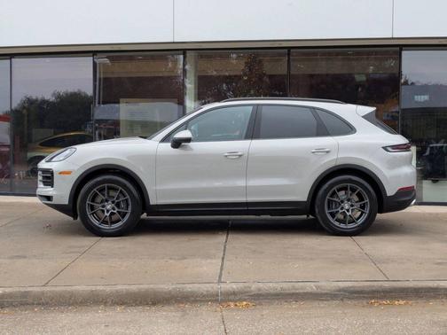 Chalk 2026 Porsche Cayenne