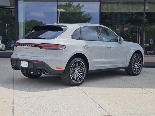 2024 Porsche Macan Base