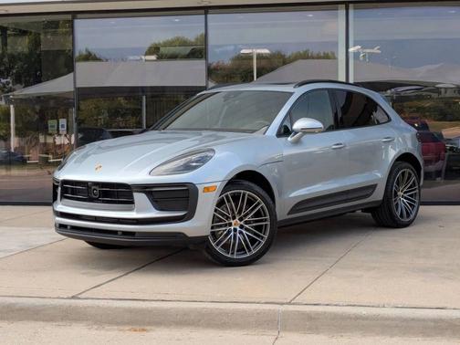 Dolomite Silver Metallic 2026 Porsche Macan