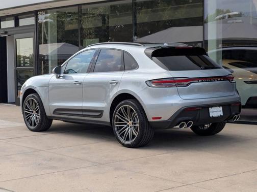 Dolomite Silver Metallic 2026 Porsche Macan