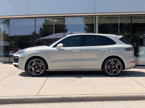 2022 Porsche Cayenne GTS