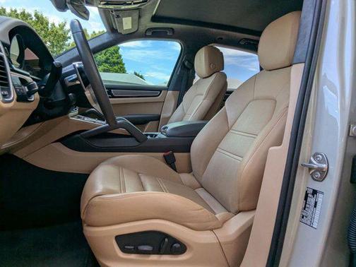 2022 Porsche Cayenne GTS