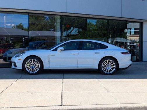 2019 Porsche Panamera E-Hybrid 4